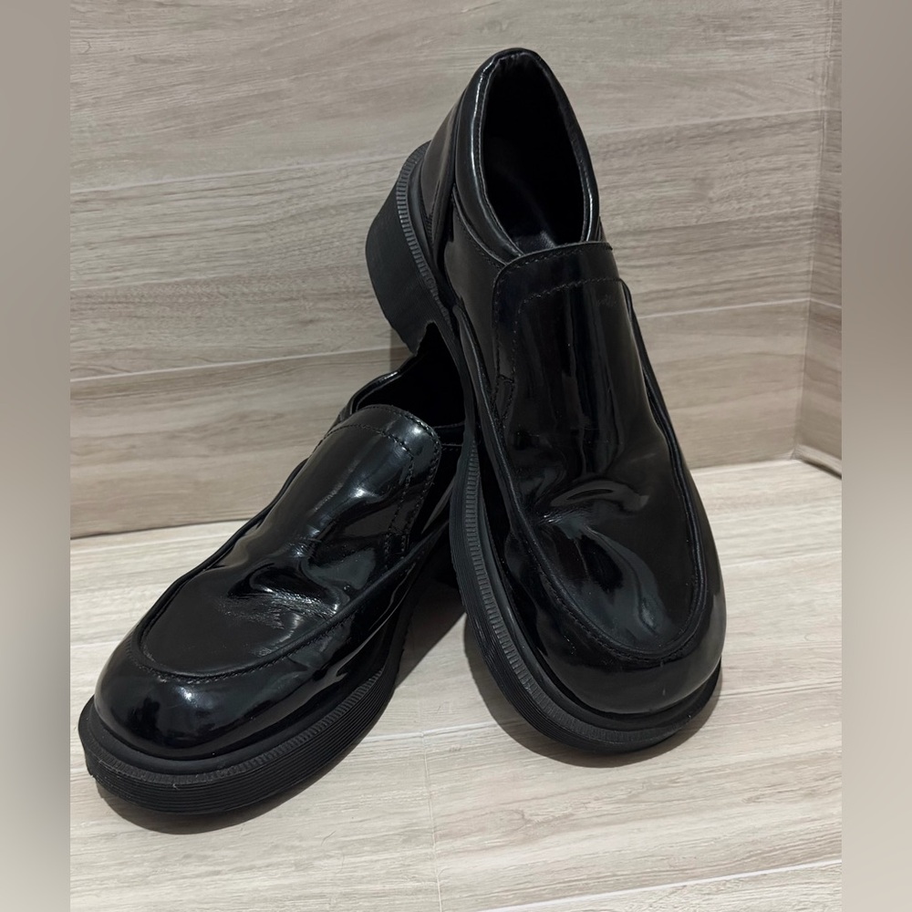 Dr. Martens Glossy Black Loafers (Men's Size 6/Women's Size 7)